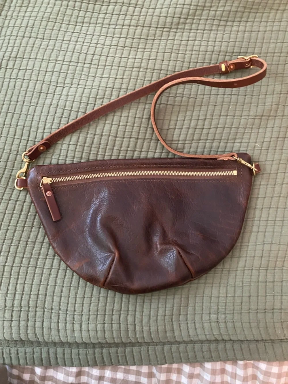 Meanwhile Back on the Farm Mocha Tuscan Fanny Bag - Picture 1 of 6